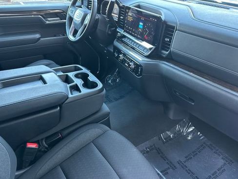 Used 2024 GMC Sierra 1500 Elevation image 17