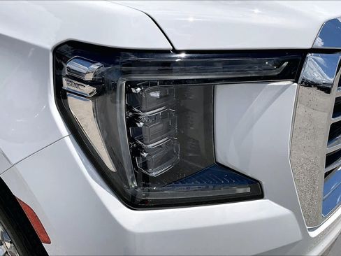 Used 2021 GMC Yukon XL SLT w/ SLT Premium Package RWD image 28