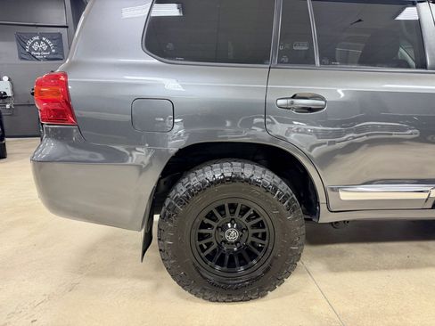 Used 2013 Toyota Land Cruiser AWD/4WD image 15