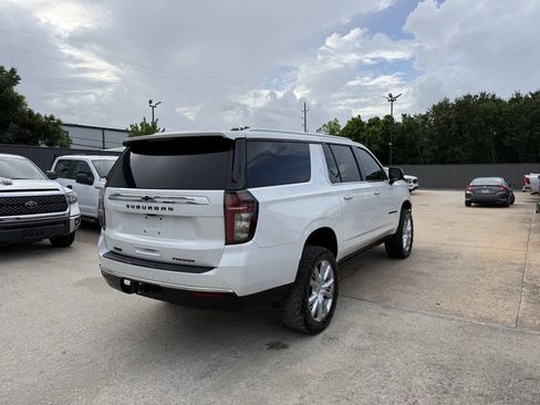 Used 2021 Chevrolet Suburban Premier AWD/4WD image 5