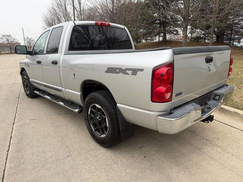 Used 2009 Dodge Ram 2500 Truck SXT image 4