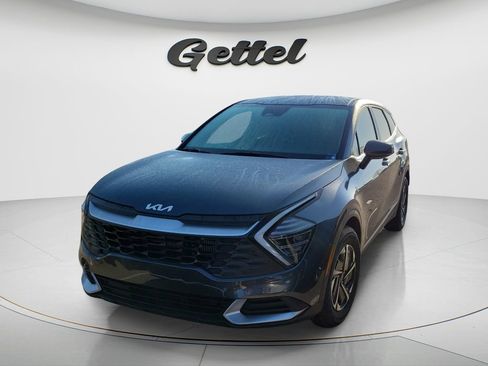 Used 2025 Kia Sportage LX image 2