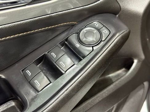 Used 2021 Chevrolet Traverse RS image 17