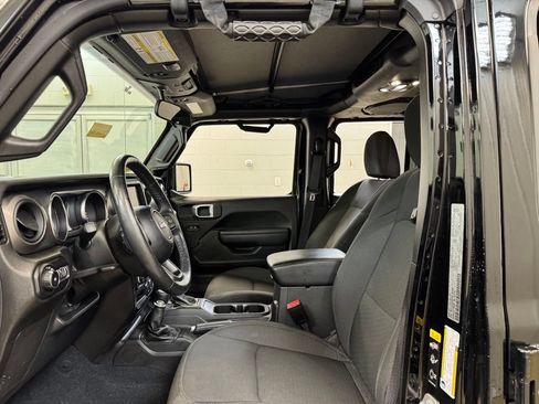Used 2022 Jeep Wrangler Unlimited Sport AWD/4WD image 12