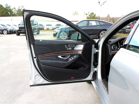 Used 2015 Mercedes-Benz S 550 4MATIC Sedan image 39