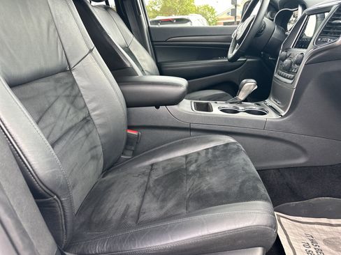 Used 2018 Jeep Grand Cherokee Altitude image 14