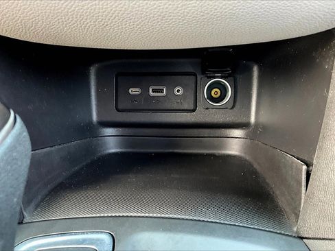 Used 2021 Chevrolet Equinox LT image 32