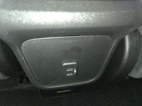 Used 2023 GMC Terrain SLT w/ Tech Package AWD/4WD image 15