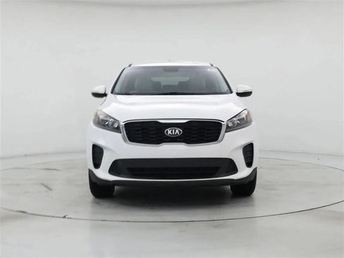 Used 2019 Kia Sorento FWD V6 image 2