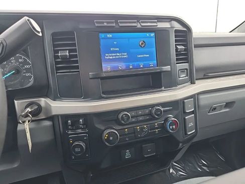 Used 2023 Ford F250 XLT AWD/4WD image 24