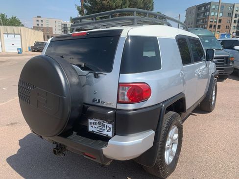 Used 2007 Toyota FJ Cruiser 4WD image 8