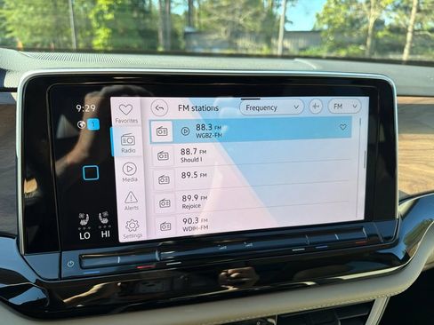 Used 2025 Volkswagen Atlas SE FWD image 10