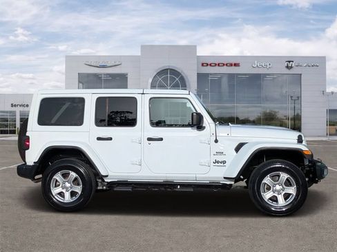 Certified 2018 Jeep Wrangler Unlimited Sahara AWD/4WD image 2