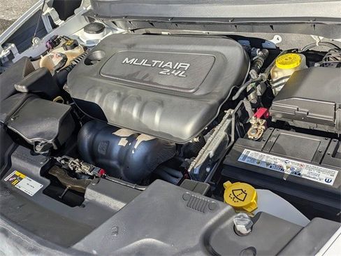 Certified 2017 Jeep Cherokee Latitude w/ Comfort/Convenience Group image 37