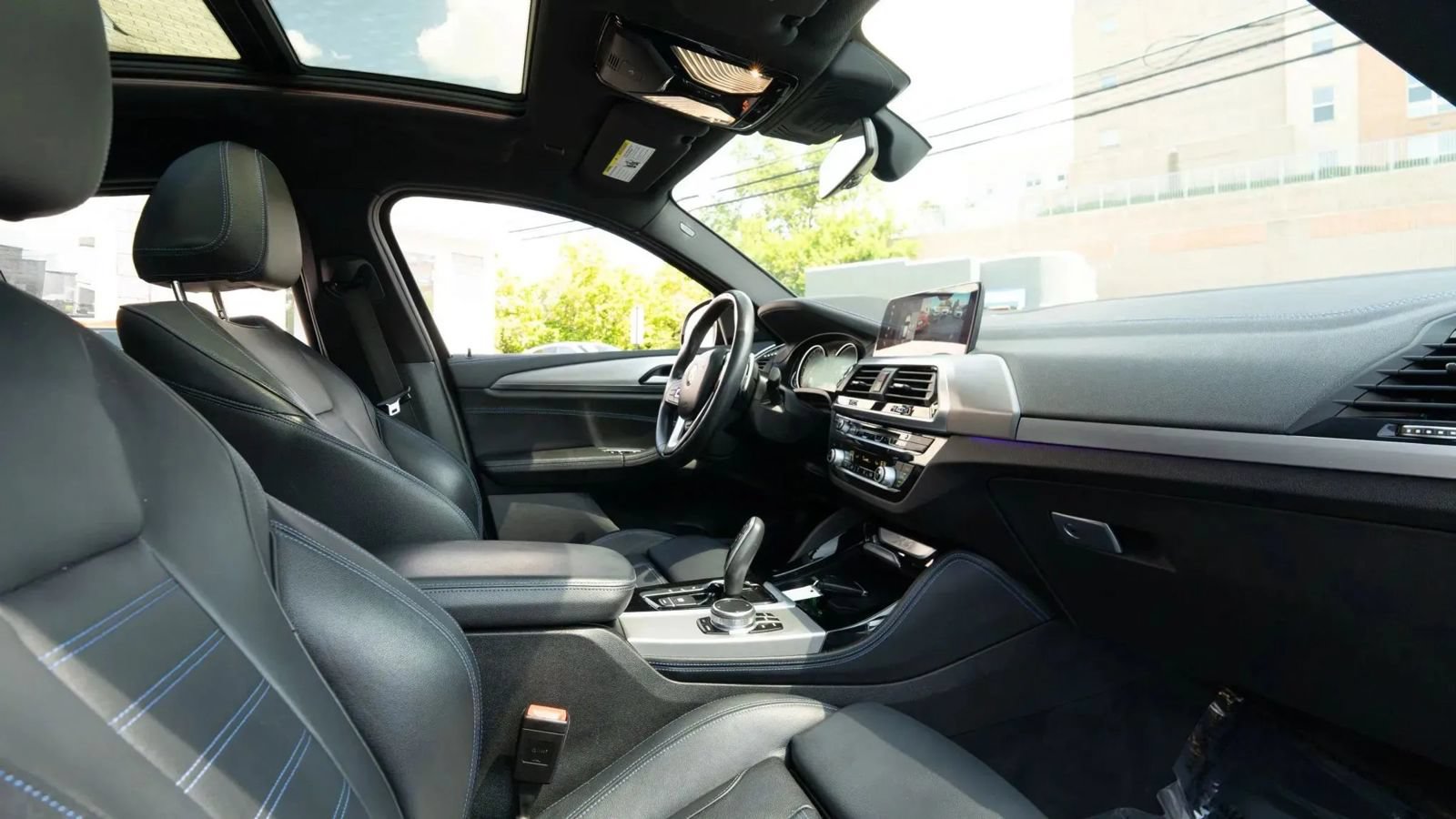 Used 2019 BMW X4 xDrive30i w/ Executive Package AWD/4WD image 12