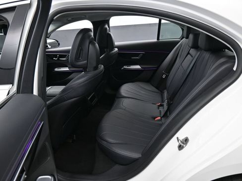 Used 2025 Mercedes-Benz E 350 Sedan image 35