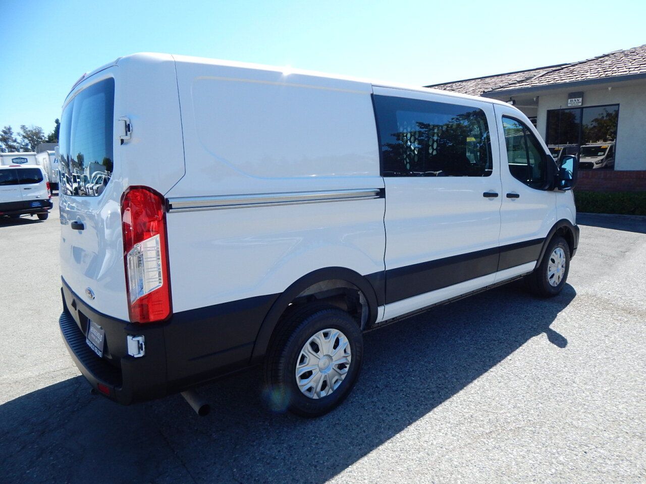 Used 2025 Ford Transit 250 Low Roof w/ Exterior Upgrade Package RWD image 4