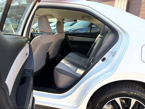 Used 2019 Toyota Corolla LE image 24