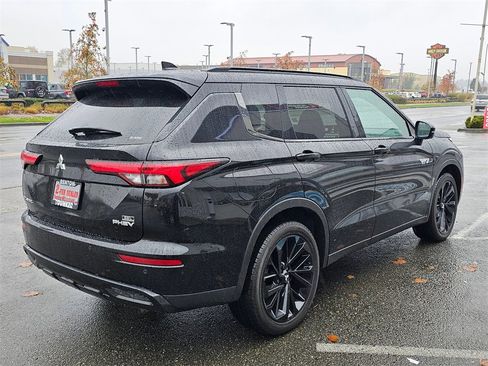Used 2025 Mitsubishi Outlander SEL Black Edition image 5