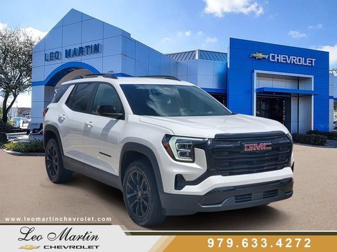 Used 2026 GMC Terrain Elevation w/ Elevation Premium Package FWD image 2