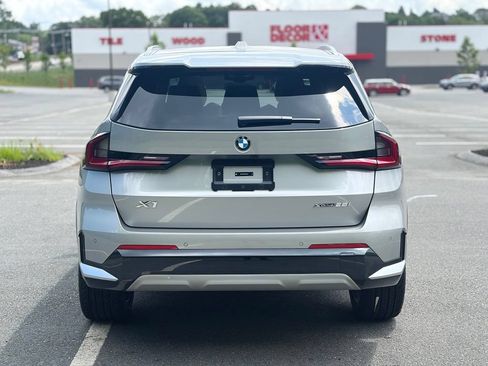 Used 2023 BMW X1 xDrive28i w/ Premium Package AWD/4WD image 5