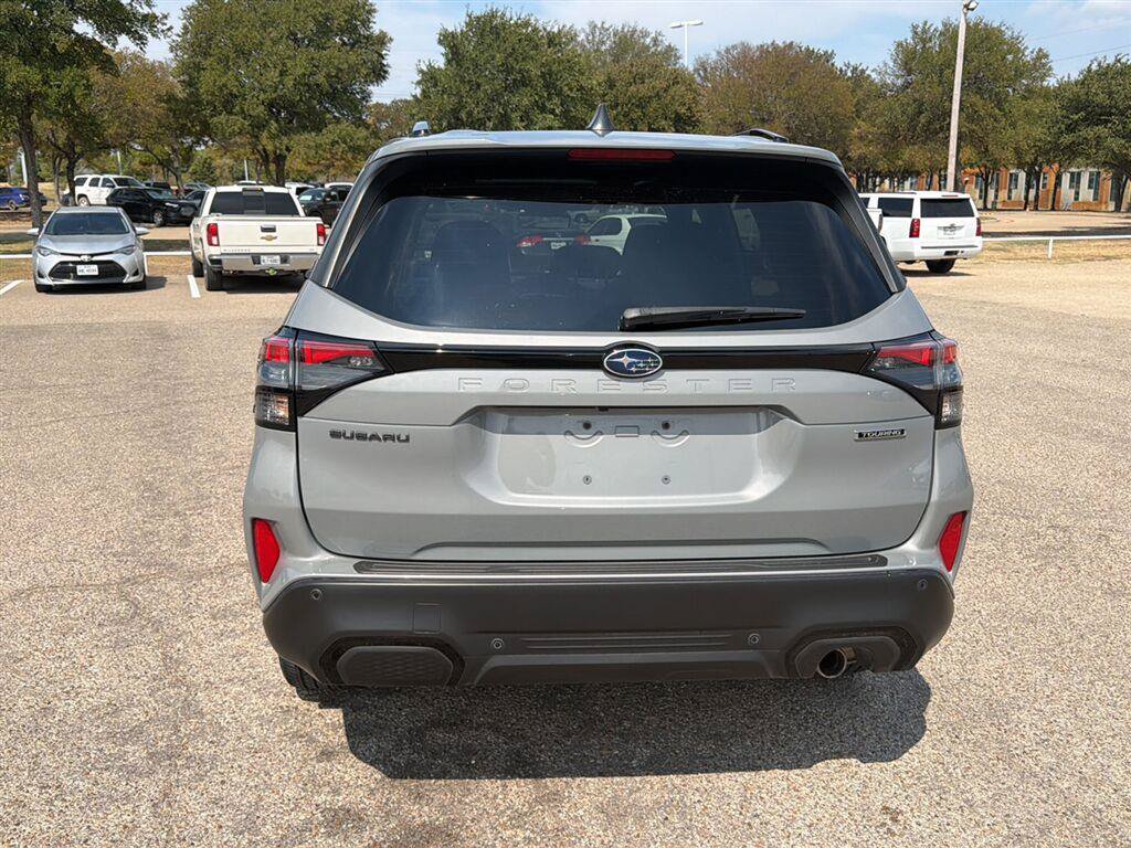 Used 2025 Subaru Forester Touring w/ Popular Package - Touring AWD/4WD image 6