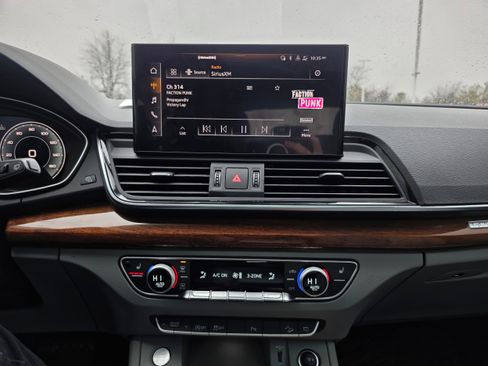 Used 2022 Audi Q5 2.0T Premium Plus w/ Premium Plus Package image 10