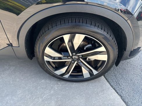 Certified 2023 Volvo XC40 B5 Plus w/ Driver Assist Package AWD/4WD image 12