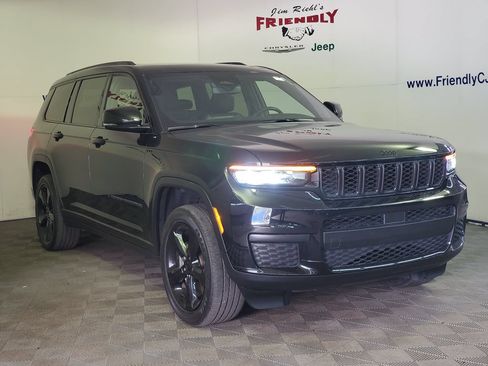 Used 2023 Jeep Grand Cherokee L Laredo AWD/4WD image 2