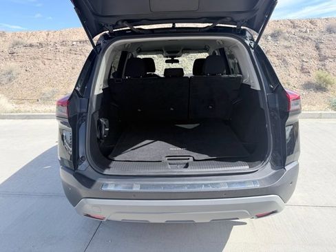 Used 2023 Nissan Rogue SV image 29