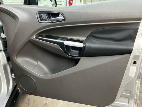 Used 2019 Ford Transit Connect XLT image 25