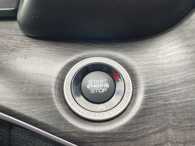 Used 2022 Jeep Grand Cherokee L Limited AWD/4WD image 17