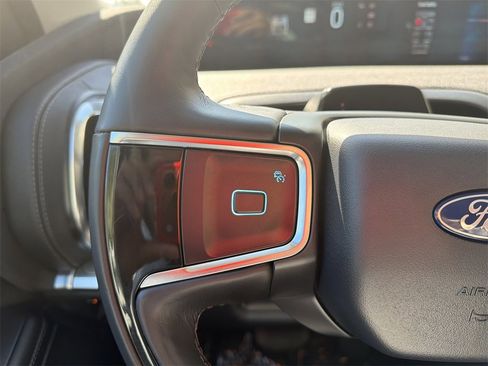 Used 2025 Ford Expedition Platinum image 28