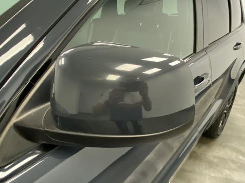 Used 2017 Jeep Grand Cherokee Altitude image 12