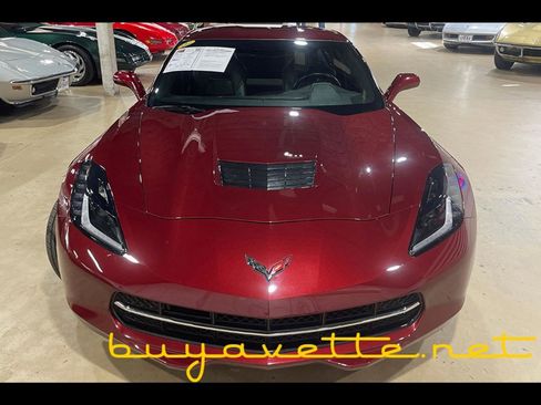Used 2018 Chevrolet Corvette Stingray Coupe w/ 1LT image 4