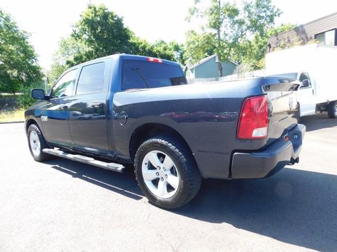 Used 2016 RAM 1500 Express RWD image 3