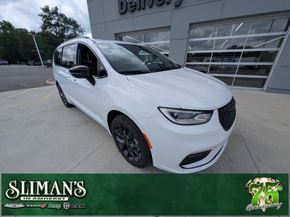 New 2026 Chrysler Pacifica Limited