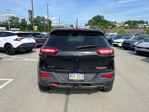 Used 2015 Jeep Cherokee Trailhawk w/ Comfort/Convenience Group AWD/4WD image 6