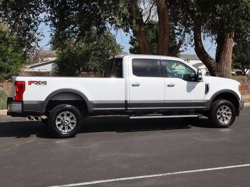 Used 2017 Ford F350 Lariat w/ Chrome Package AWD/4WD image 4