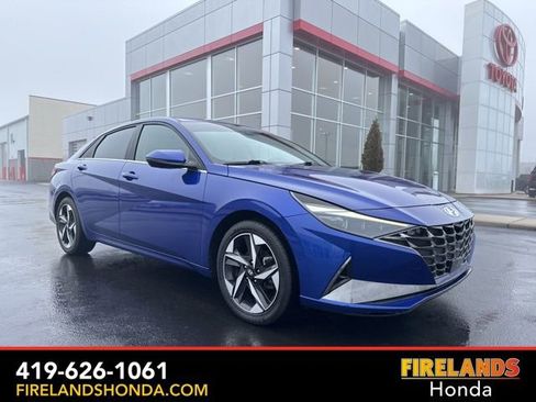 Used 2023 Hyundai Elantra Limited image 1