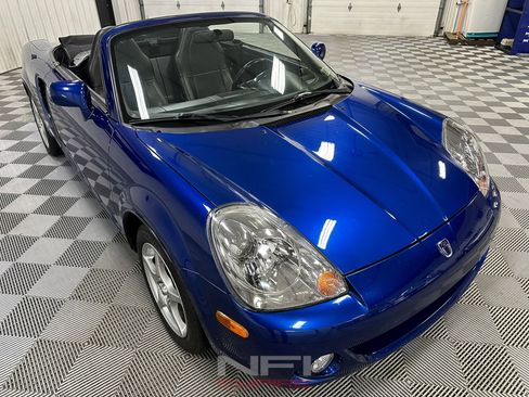 Used 2003 Toyota MR2 image 9