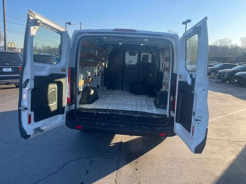 Used 2018 Ford Transit 250 130 Low Roof w/ Exterior Upgrade Package image 4