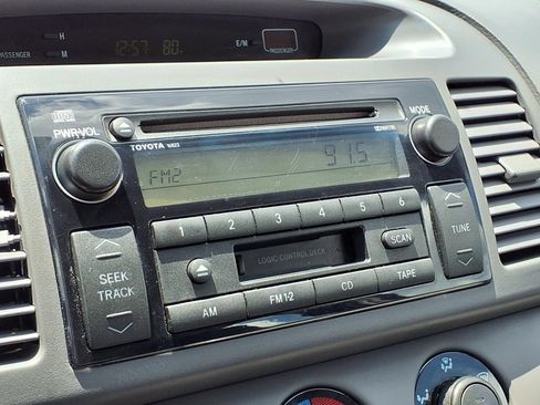 Used 2004 Toyota Camry FWD image 22