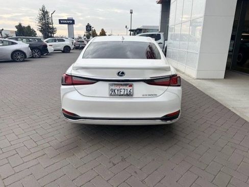 Used 2021 Lexus ES 300h image 3