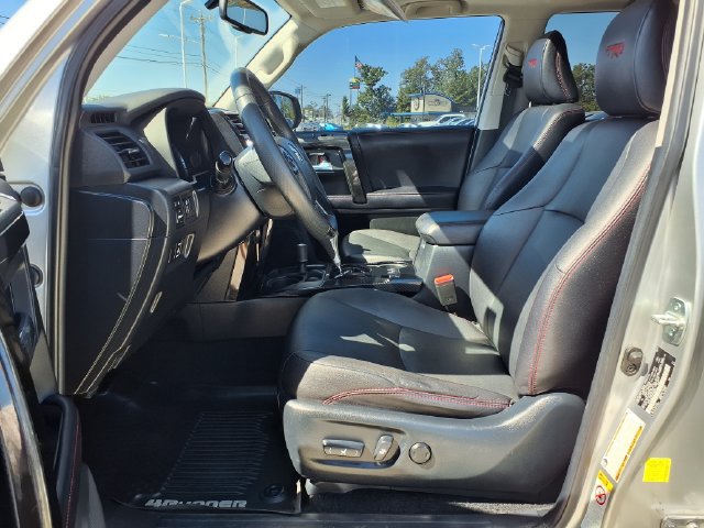 Used 2017 Toyota 4Runner TRD Off-Road Premium AWD/4WD image 3