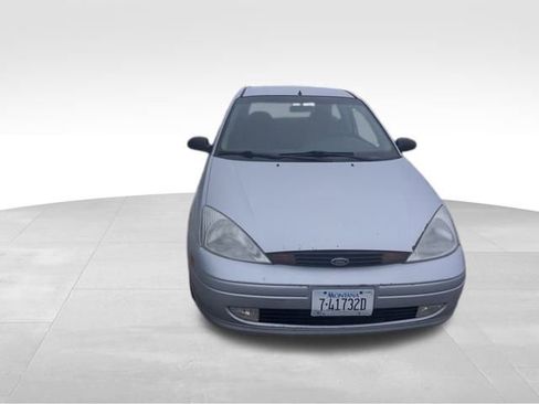 Used 2001 Ford Focus ZX3 Hatchback image 2