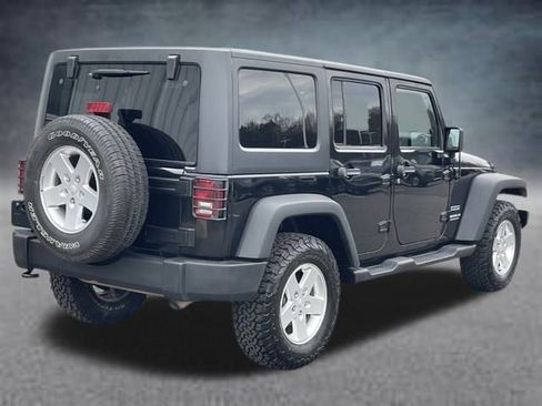 Used 2011 Jeep Wrangler Unlimited Sport image 3