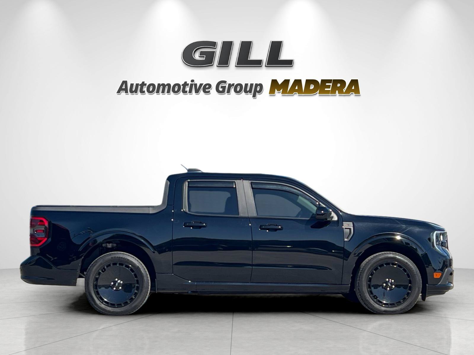 Used 2025 Ford Maverick Lobo AWD/4WD image 2
