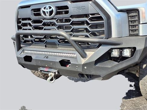 Used 2023 Toyota Tundra Limited image 33