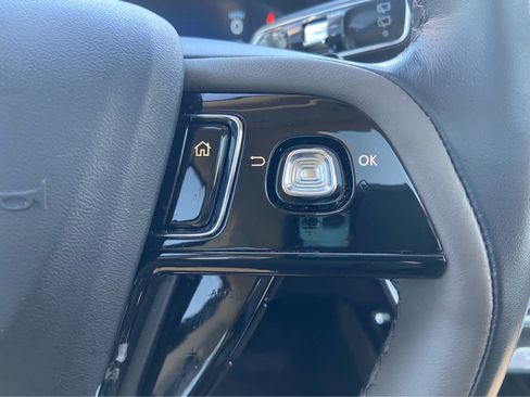 Used 2024 Chevrolet Colorado Z71 w/ Z71 Convenience Package 2 AWD/4WD image 50